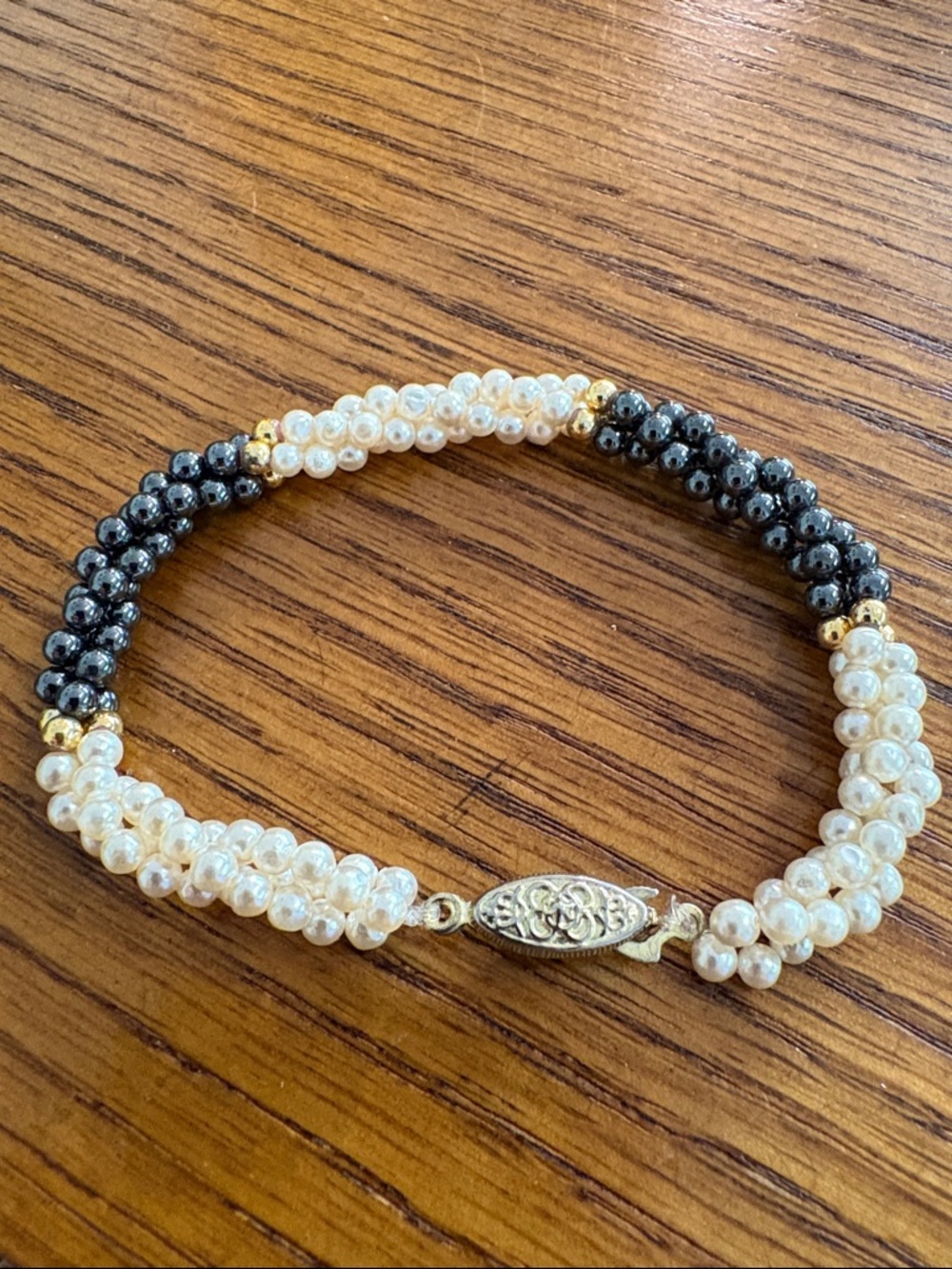 Vintage Twisted Faux. Pearl Beaded Bracelet